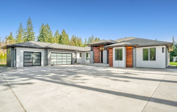 7 Garage Door Safety Checks Every Homeowner Should Do Annually