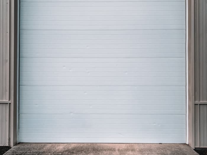 Emergency garage door repair service